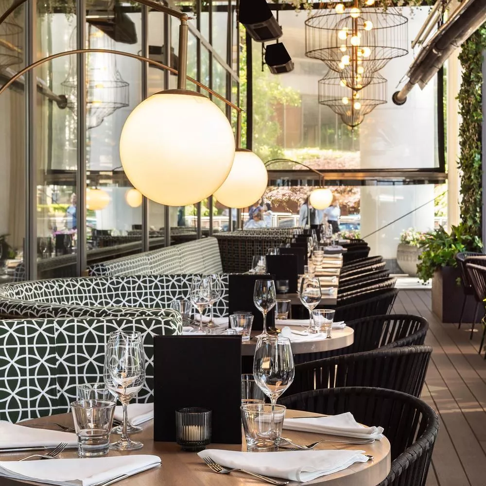 Riley's Fish & Steak, restaurants in Vancouver 3